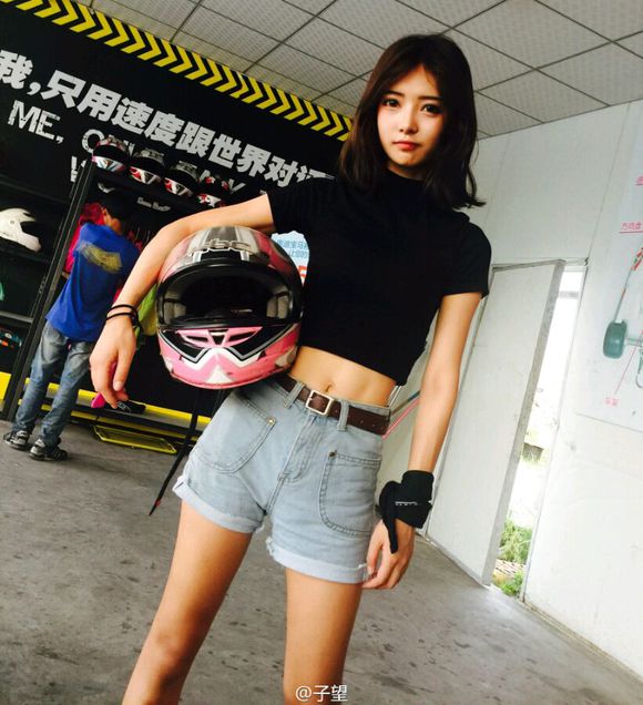扒一扒今年较火的女网红们