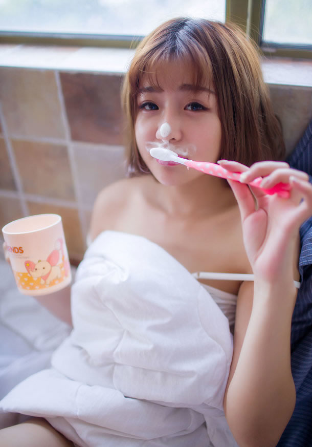 一只萌妹子的起床全过程