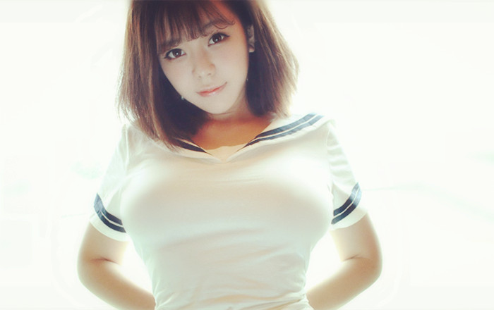 目测怎么够，让你直观感受大胸妹子的日常负重