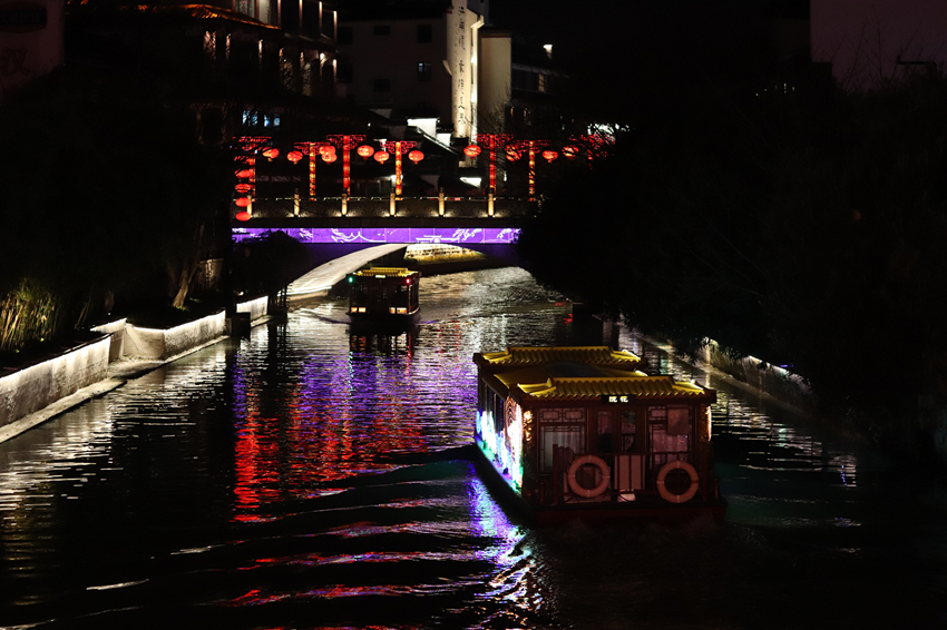 夜游秦淮河畔