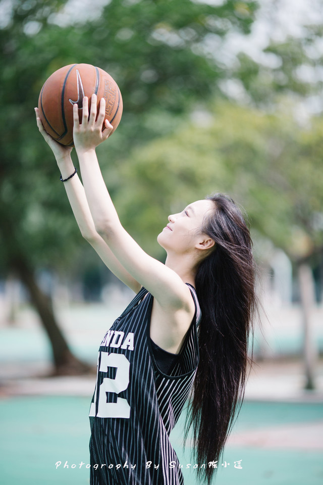 打篮球的小清新女神，因为你爱上篮球