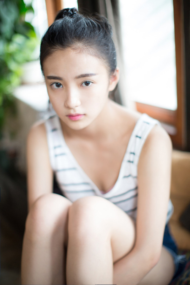文艺范十足的小清新美女，不靠刘海才是真的美