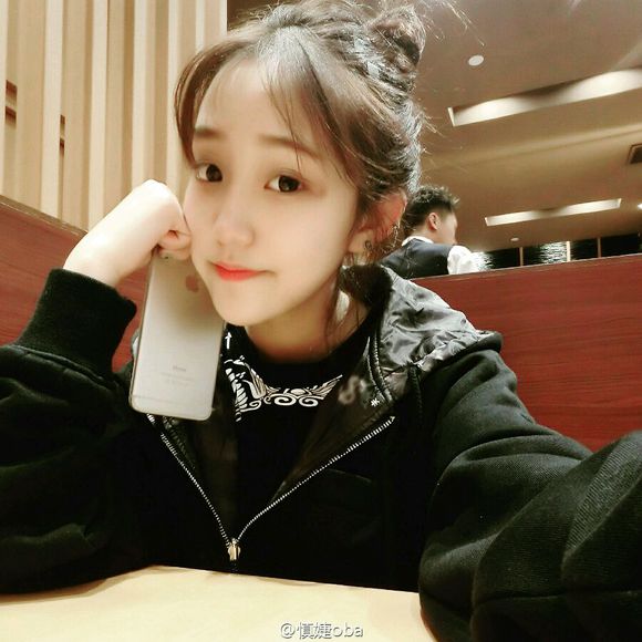 扒一扒今年较火的女网红们