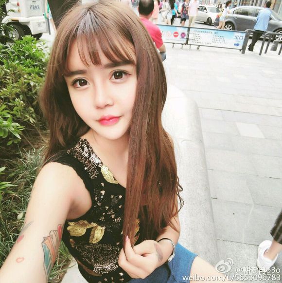 扒一扒今年较火的女网红们