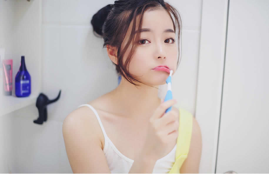 妹子刷牙洗脸睡觉，要直播的节奏吗？