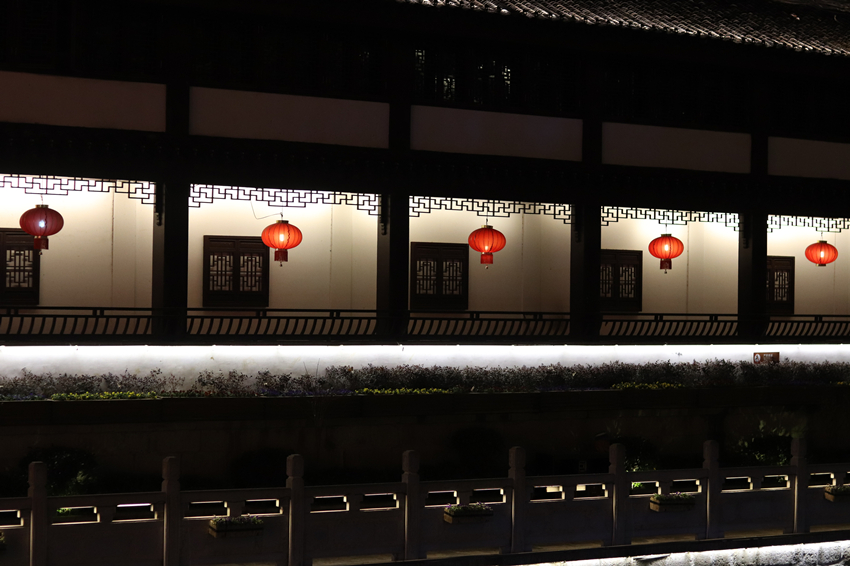 夜游秦淮河畔