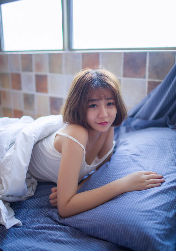 一只萌妹子的起床全过程