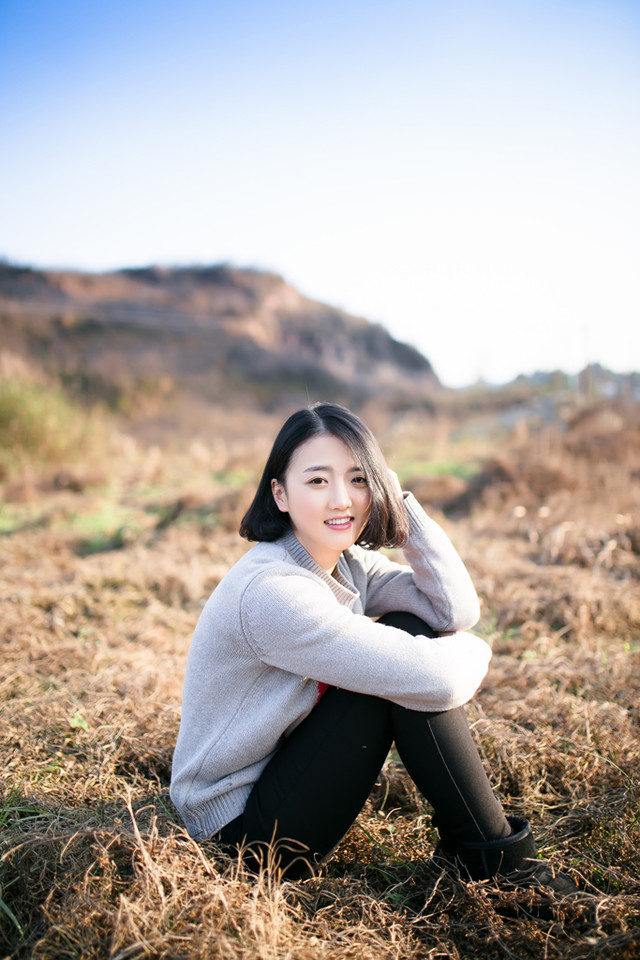 清纯妹子如一缕阳光温暖这个冬天