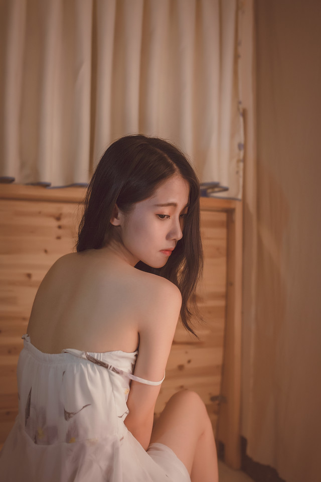 姑娘，你蹙眉的样子好动人