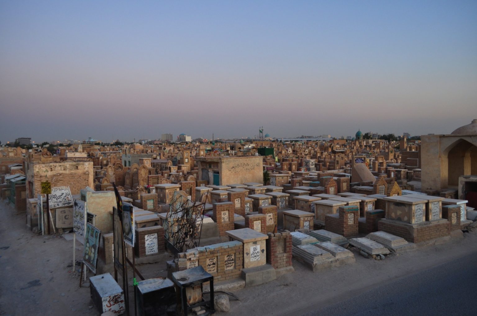 死者之城!?瓦迪·萨拉姆(Wadi al-Salaam),世界上最大的公墓,规模不断扩大